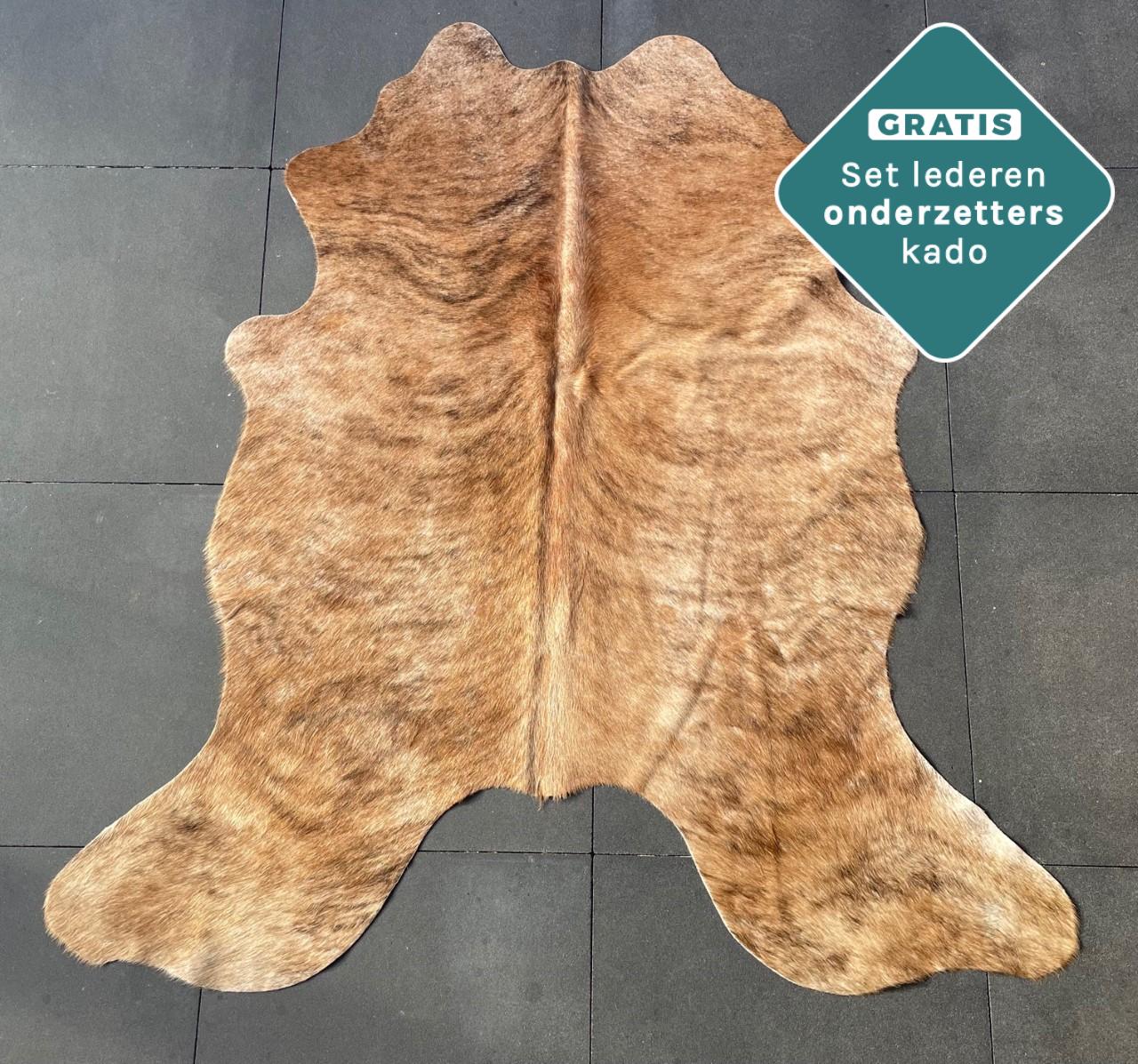 Koeienhuid kleed camel 170x150 cm. KLEIN