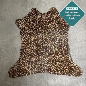 Alternative view of Mini koeienhuid kleedje panterprint 70x70 cm.