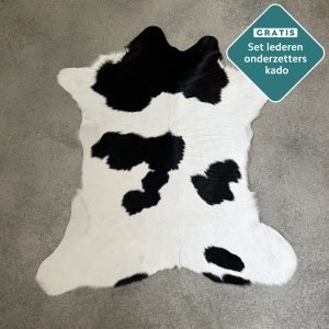Alternative view of Mini zwart bonte koeienhuid (kalfshuid) 90x80 cm.