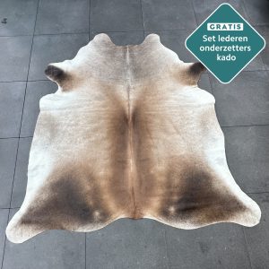 Alternative view of Koeienhuid kleed bruin grijs 200x190 cm. KLEIN