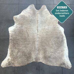 kleine taupe koehuid
