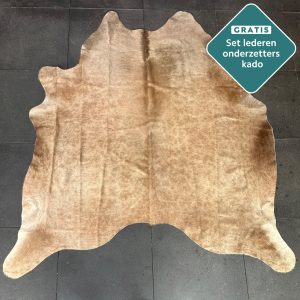 kleine lichtbruin koehuid vloerkleed