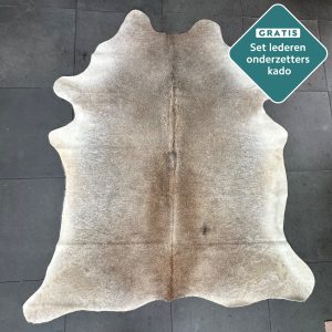 kleine lichtbruin beige grijs koevacht